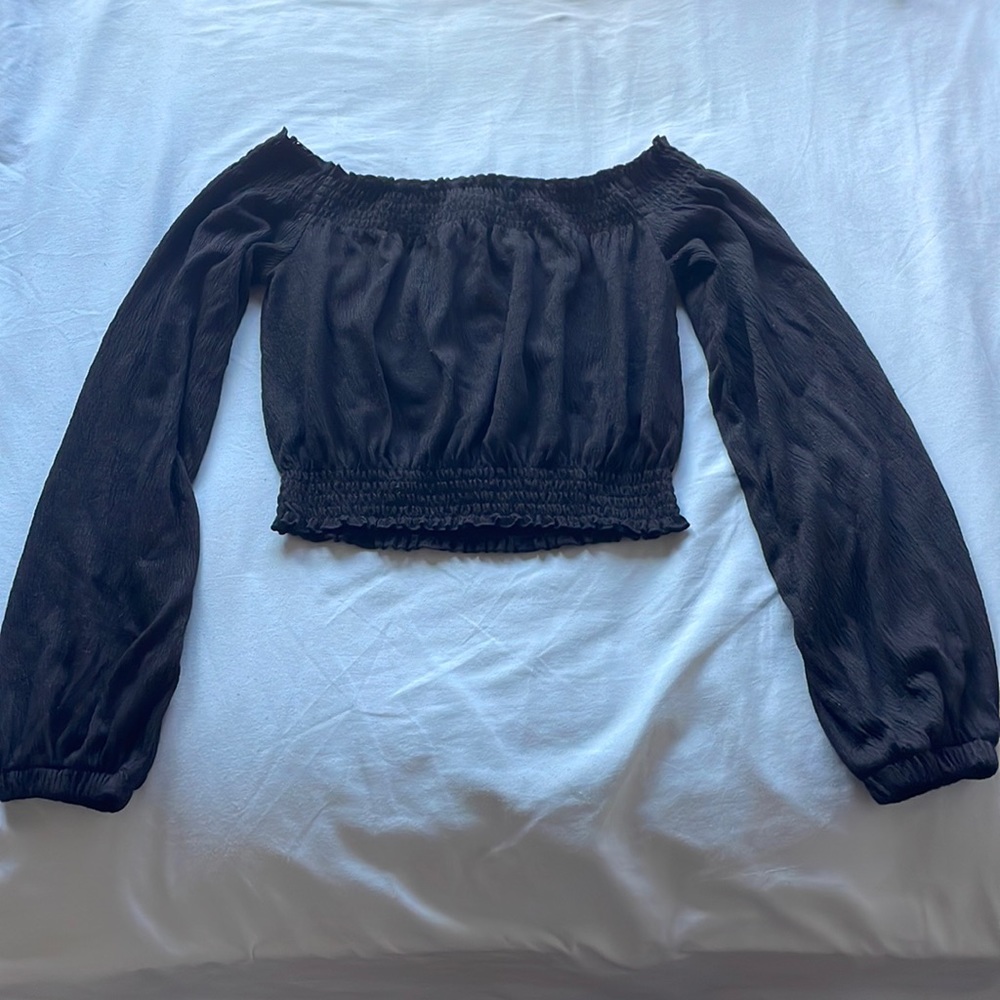 XS Black H&M Off the Shoulder Long Sleeve Top!